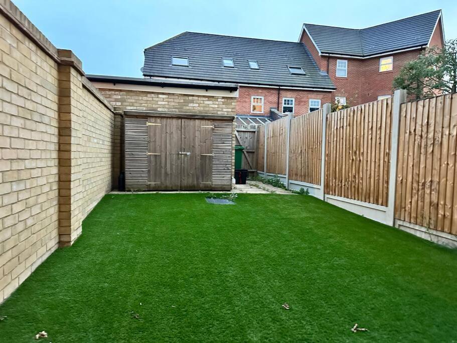 Serene Home Ideally Connected To Central London Bromley Exterior photo