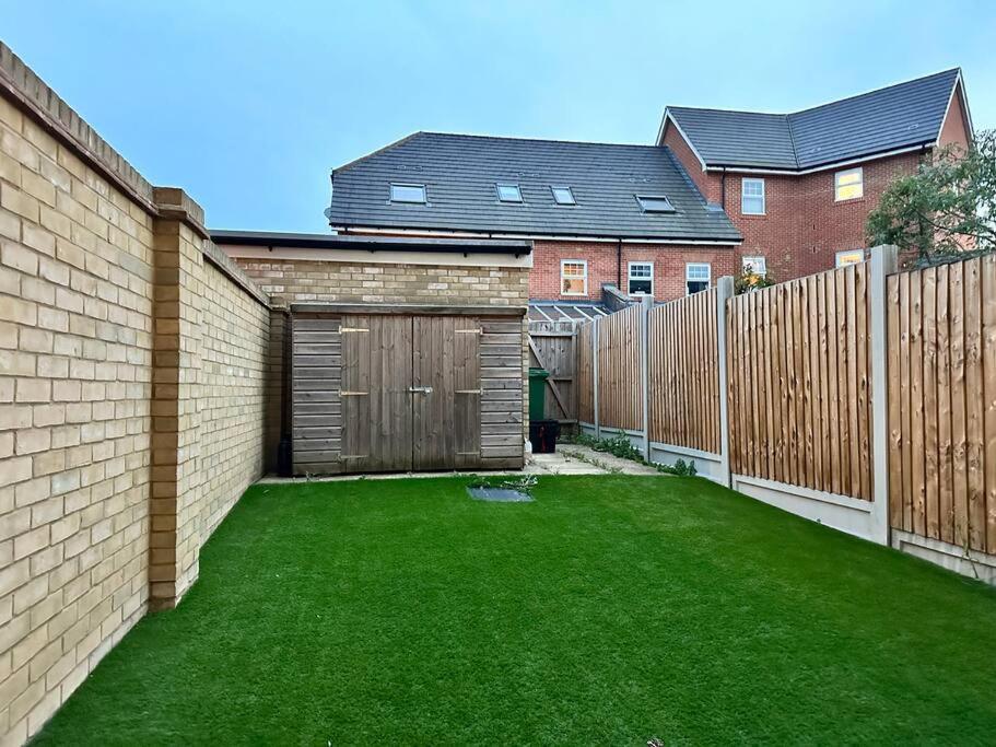 Serene Home Ideally Connected To Central London Bromley Exterior photo